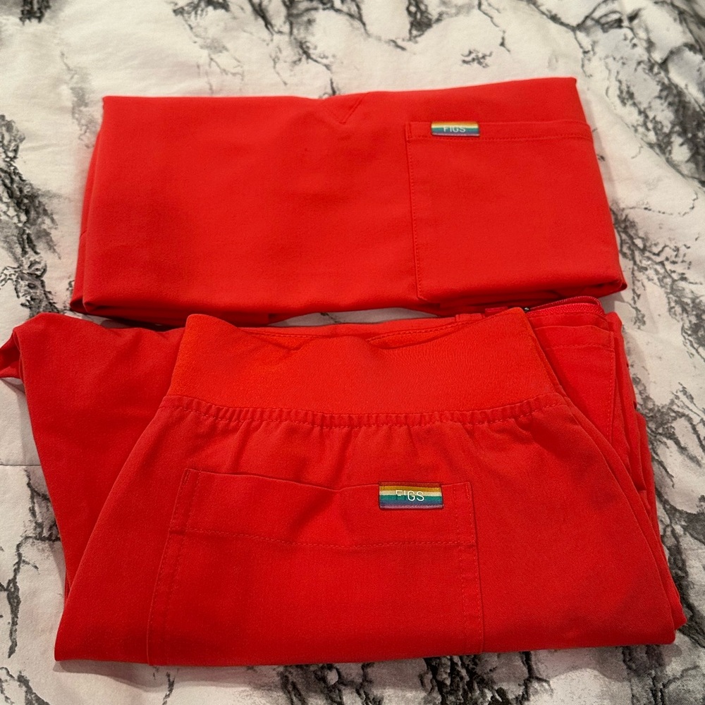 RARE Figs Pride Hibiscus Set - Size M